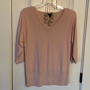 Blush pink Talbots 3/4 sleeve XS top w/ light pink stone necklace💕